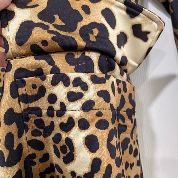 Cache Cheetah Long Jacket with RED lining, rolled sleeves and pockets! STUNNING! - Picture 6 of 10